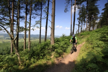 Radreise Schottland: Mountainbiking auf dem Red Trail