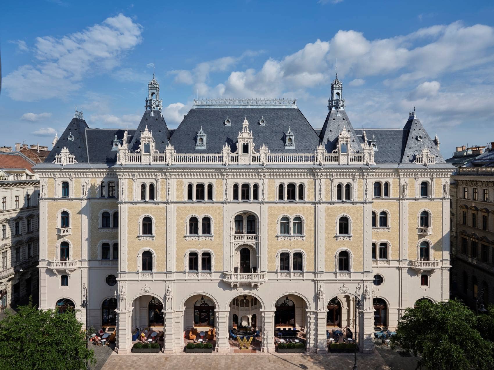 Fassade W Hotel Budapest 