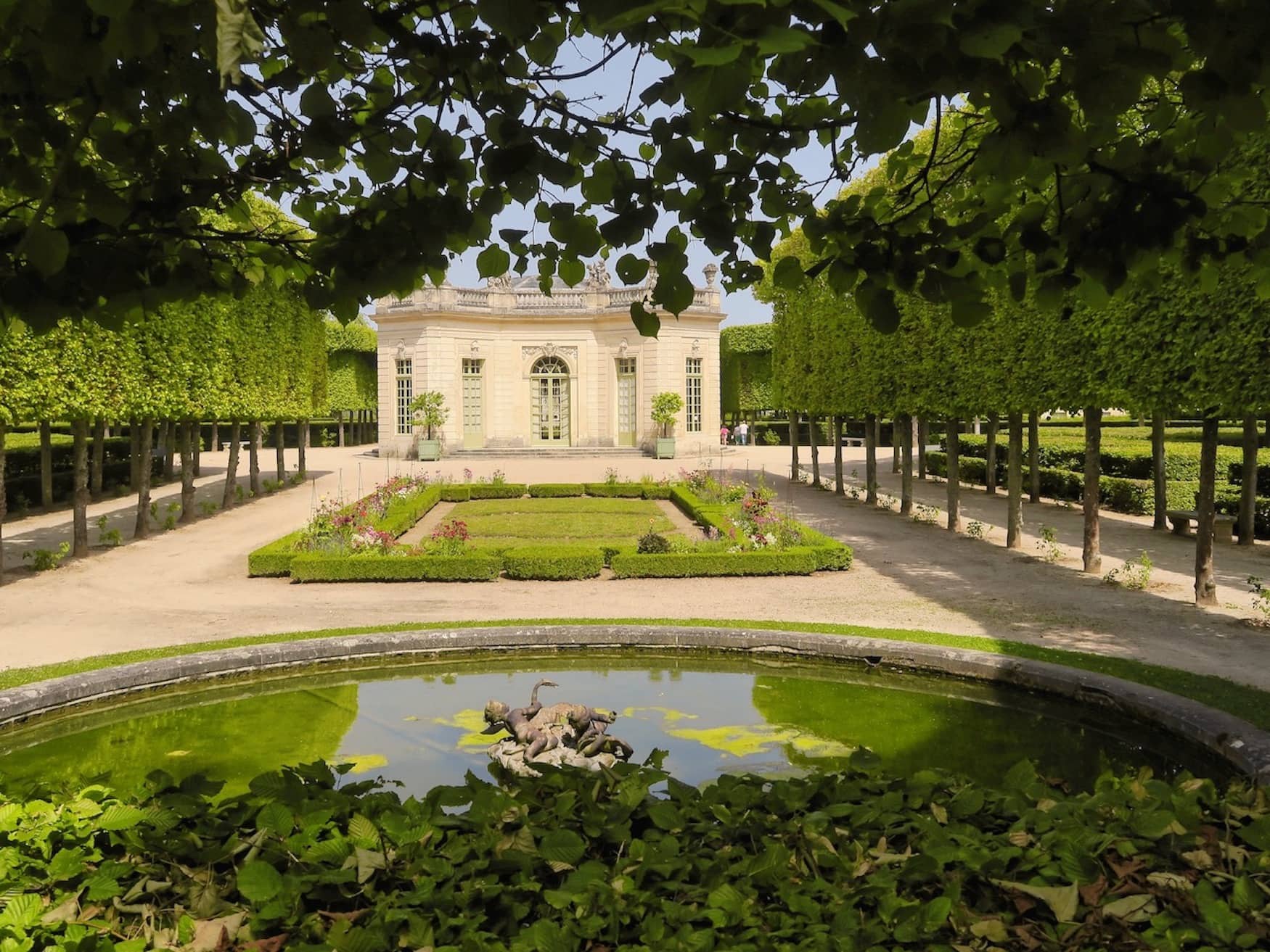 Garten im Trianon Palace Hotel in Versailles