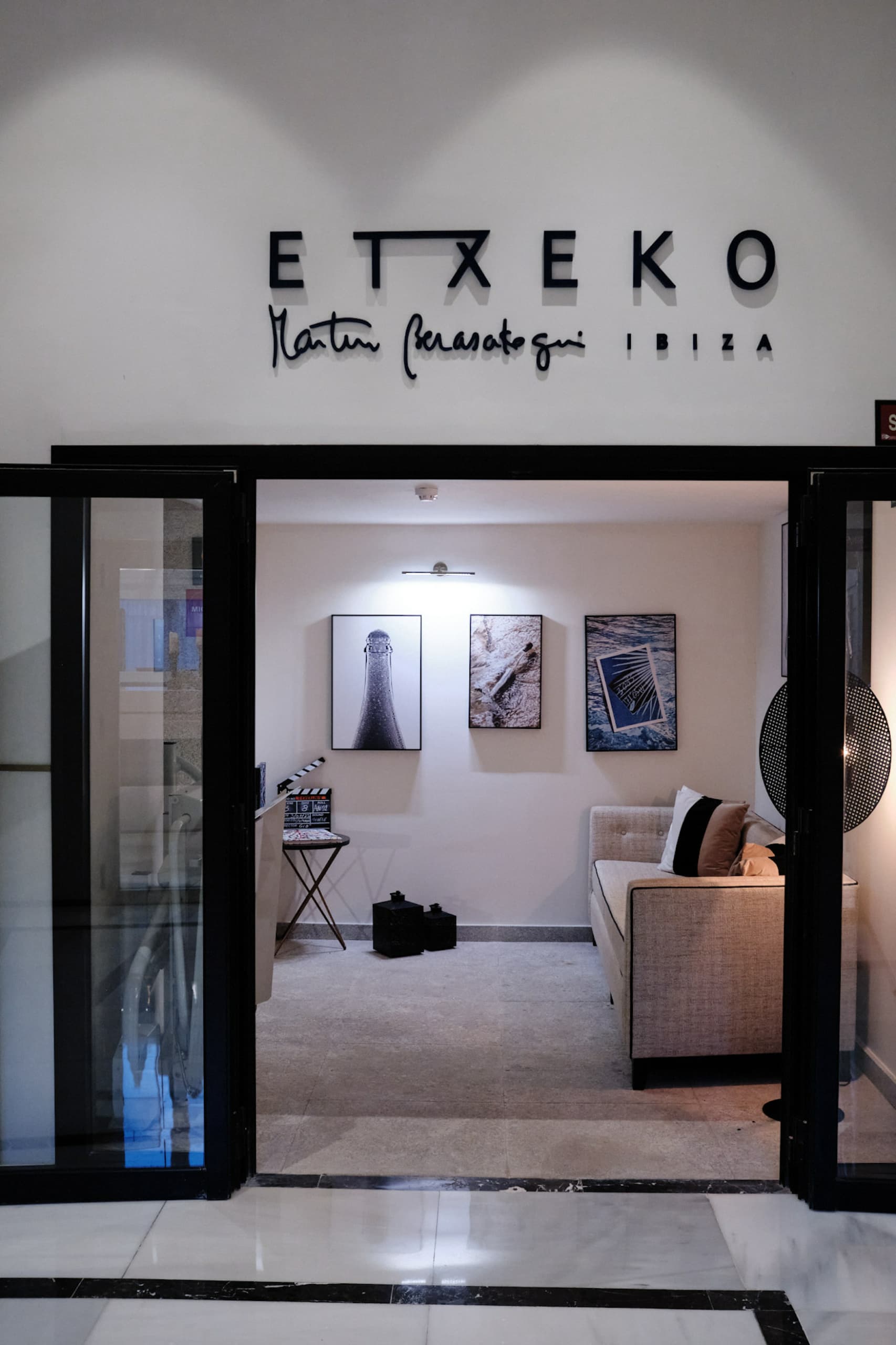 Eingang zum Restaurant Etxeko