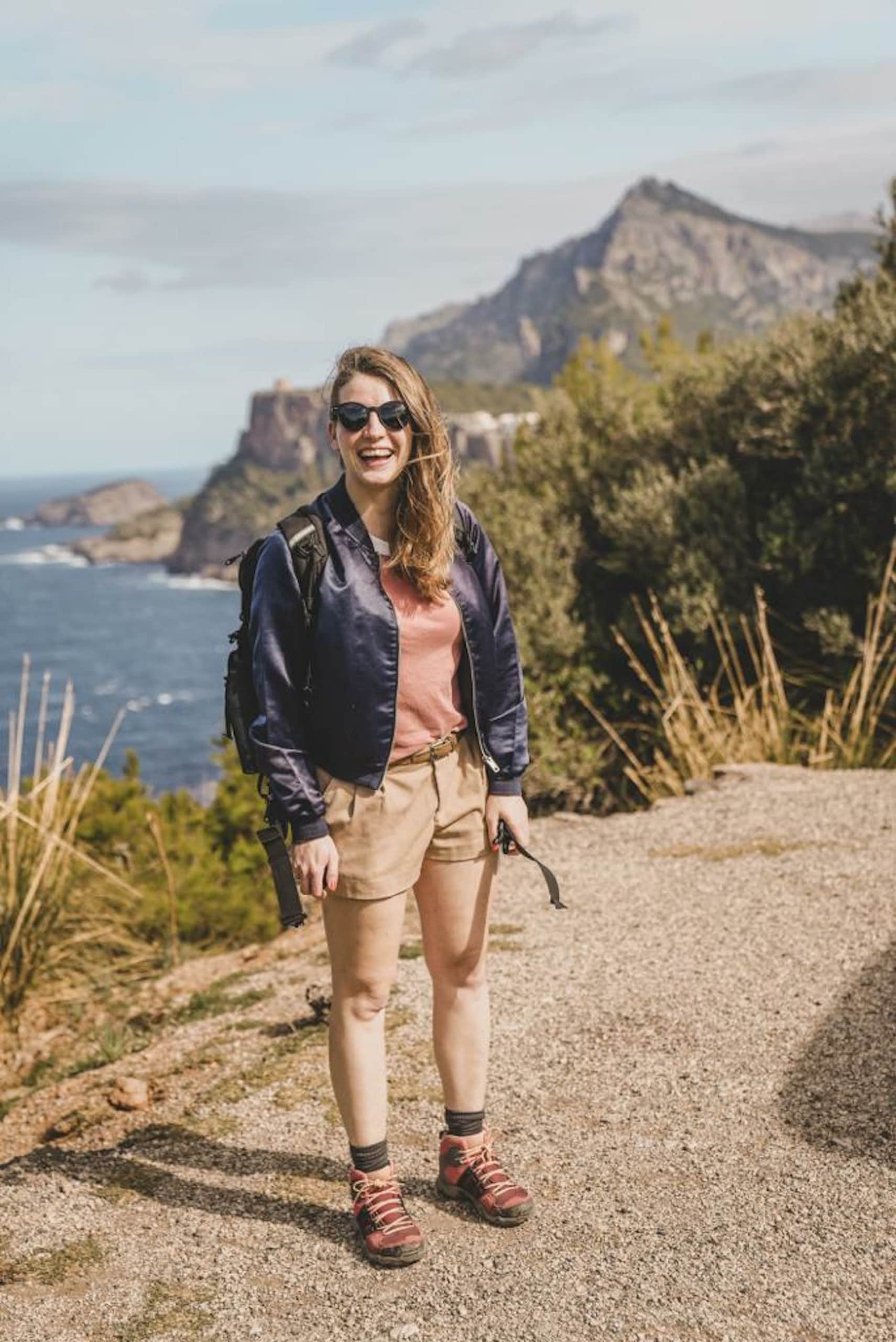 Marie beim Wandern auf Mallorca