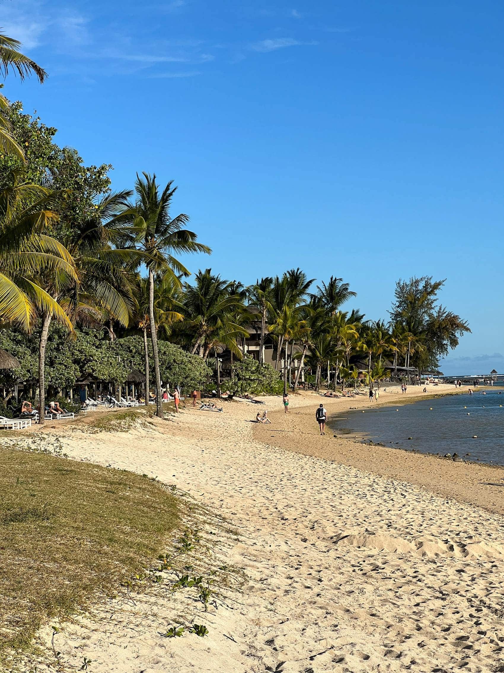 Strand vor dem Resort Heritage Le Telfair auf Mauritius 
