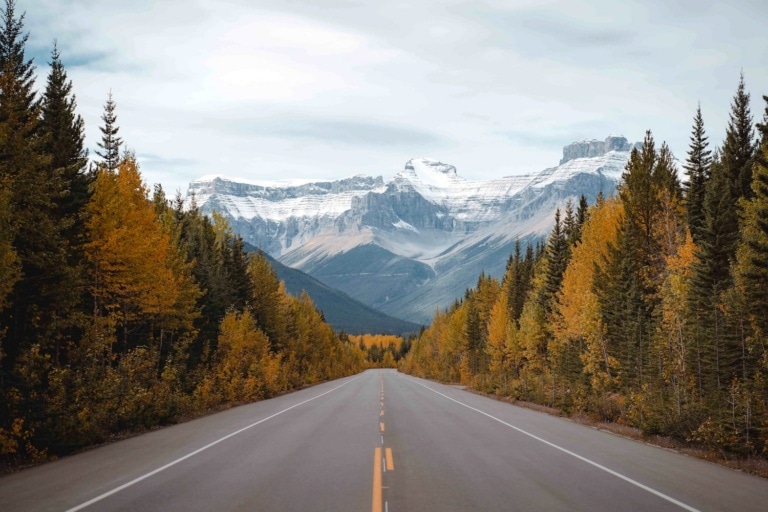 Straße nach Banff in Kanada