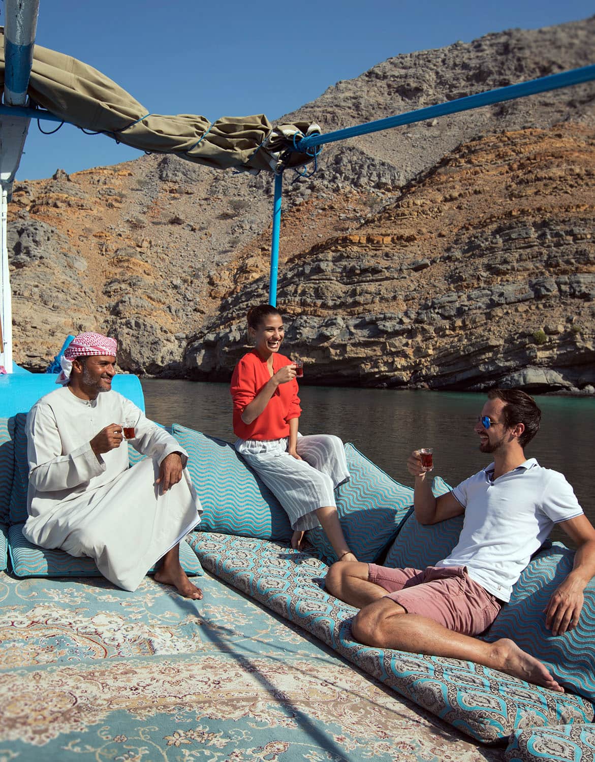 Auf einer Dau Musandam erkunden.