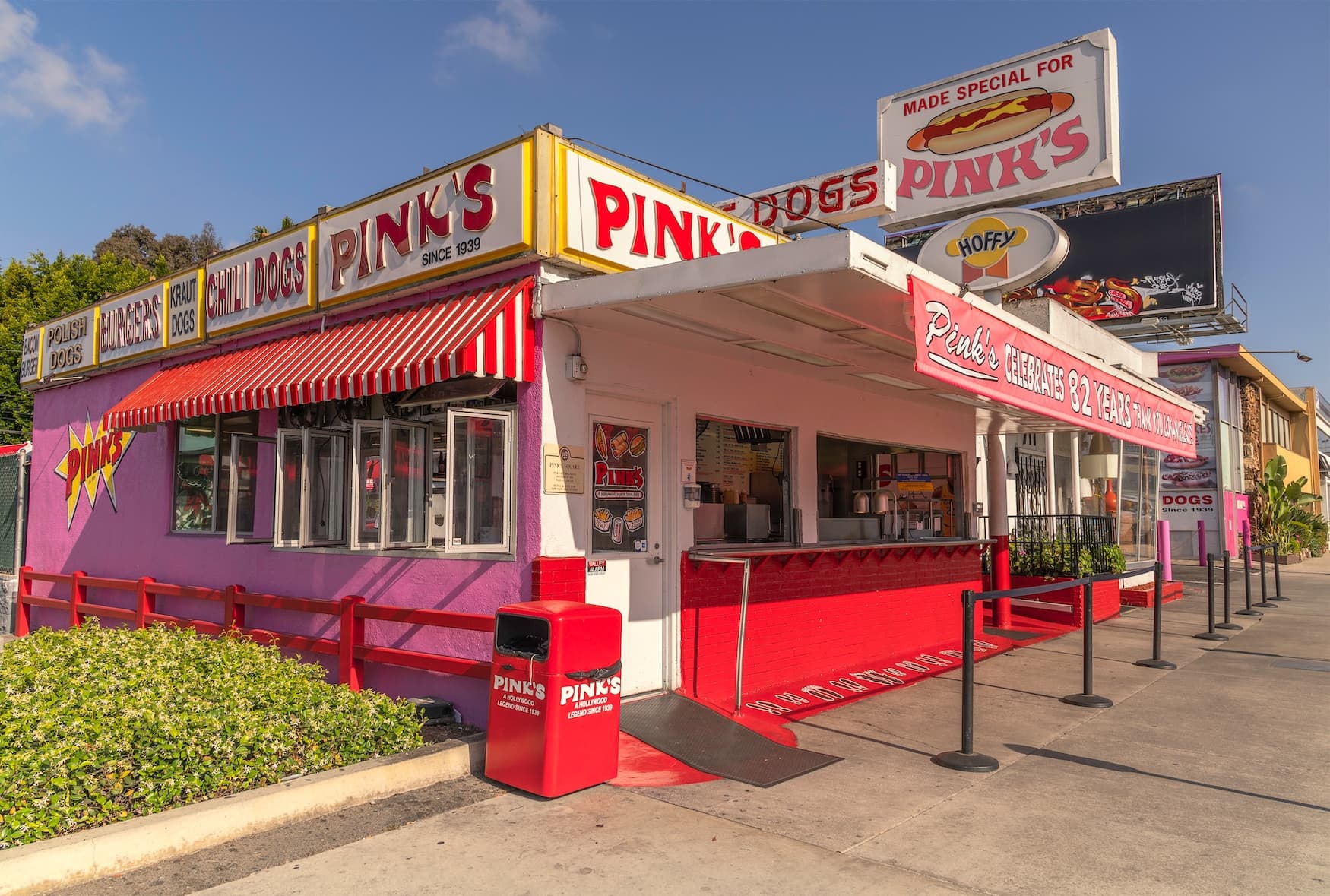 Pink's Famous Hot Dogs in LA