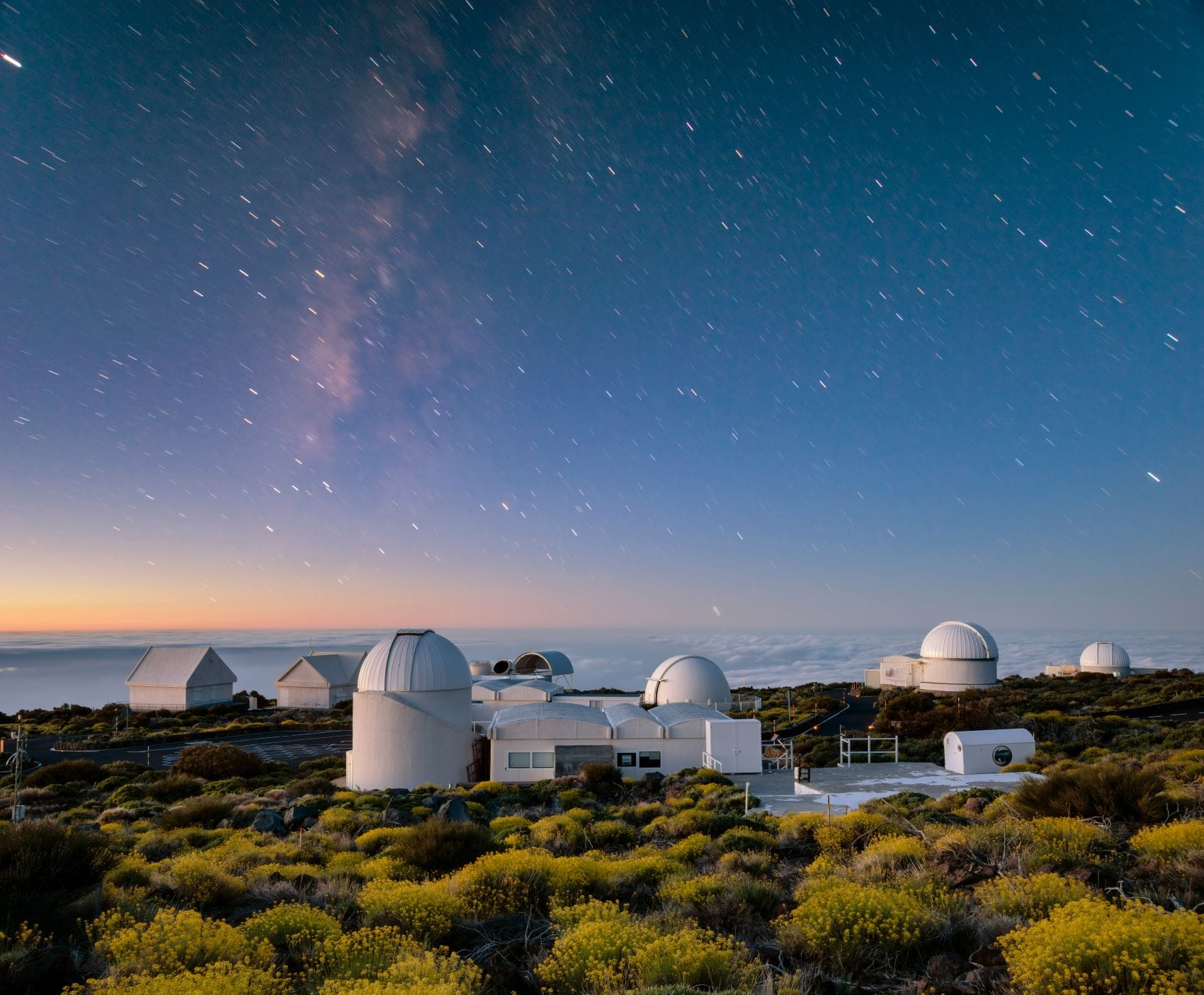 Teide-Observatorium mit Sternenhimmel 