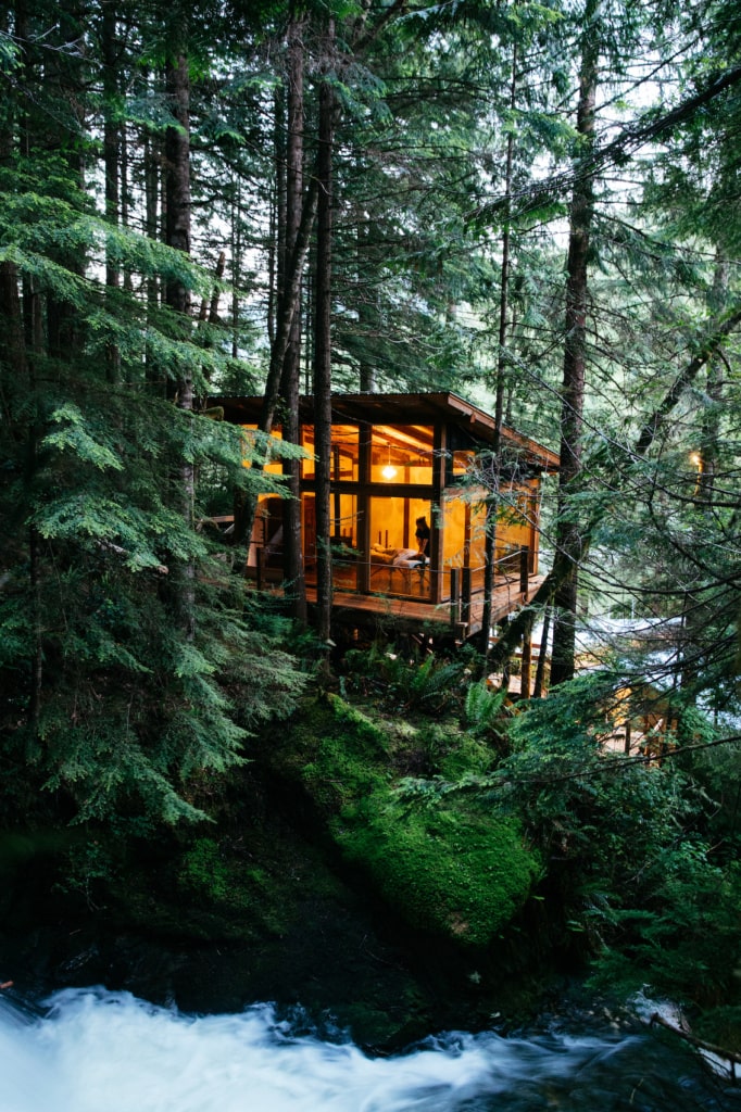 Wellness Cascade Room des Nimmo Bay Wilderness Resorts, einer Unterkunft in British Columbia, Kanada.