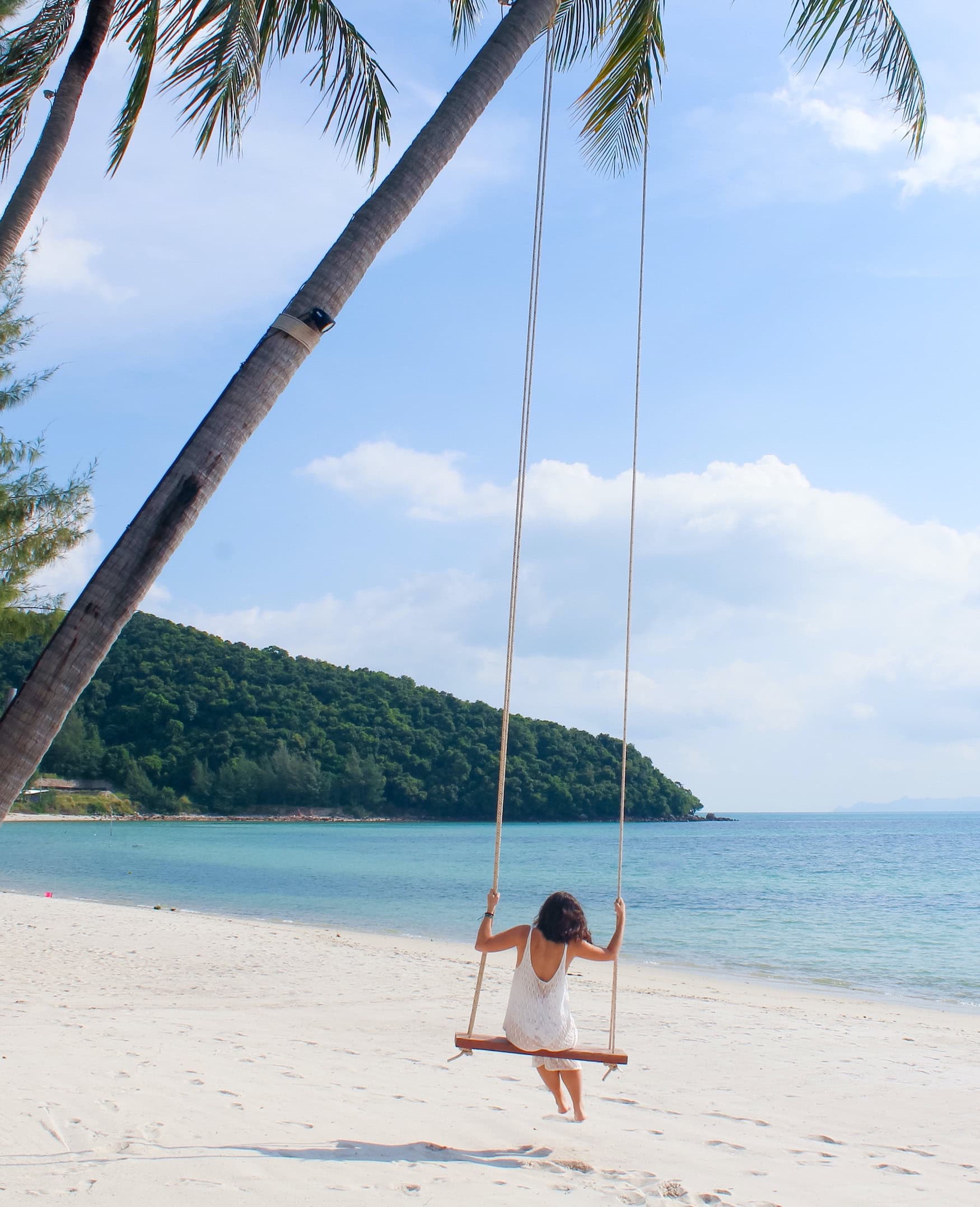 Schaukel an einer Palme am Strand in Koh Samui