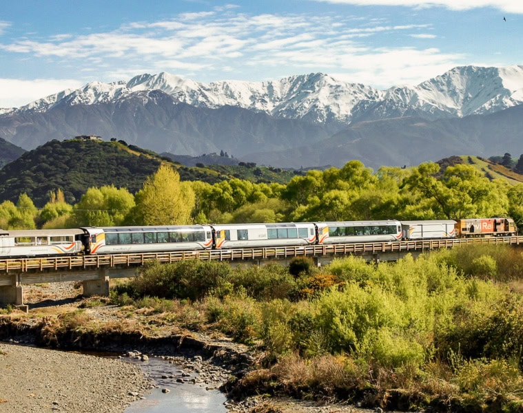 Coastal Pacific Zug in Neuseeland