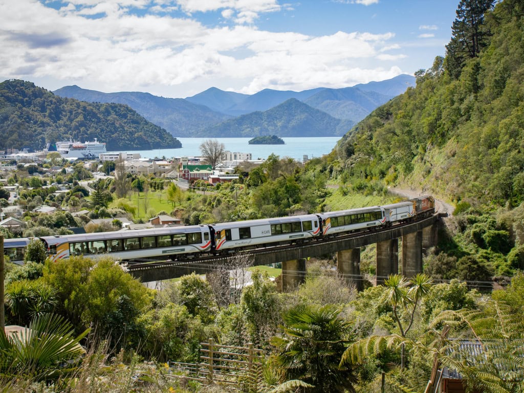 Coastal Pacific Zug in Neuseeland in Picton
