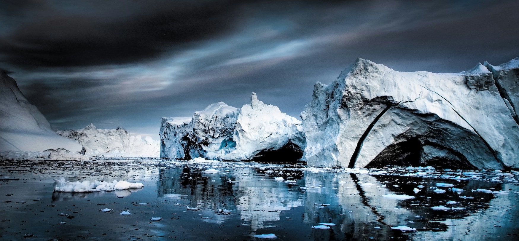 dramatische Eisberge in Ilulissat in Grönland