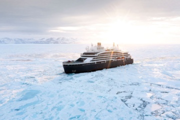 Eisbrecher Le Commandant Charcot in Grönland
