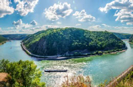 Panoramablick auf das Tal der Loreley