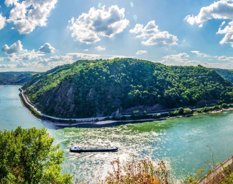 Panoramablick auf das Tal der Loreley