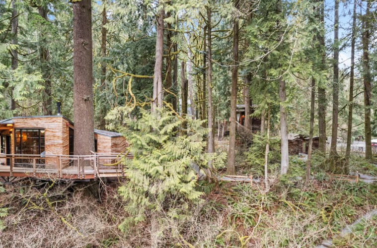 Nachhaltig Reisen im Baumhaus mit Balkon im Treehouse Point