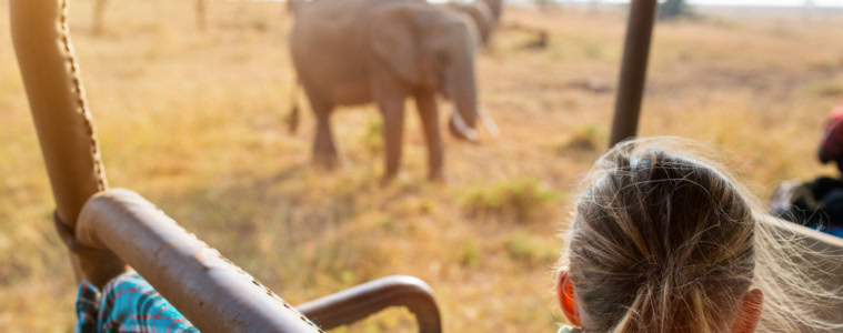 Mädchen bei einer Safari