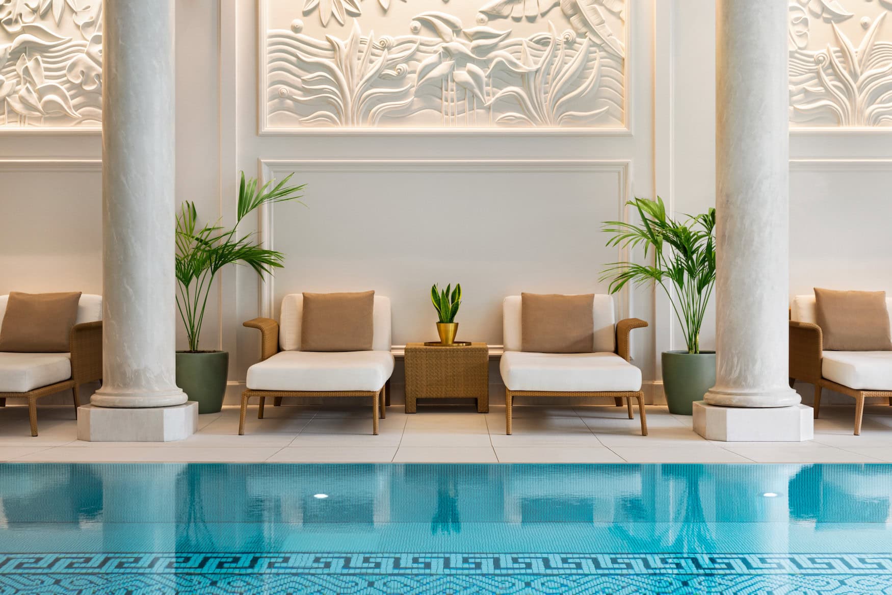 Pool im Shangri-La, einem der besten Hotels in Paris