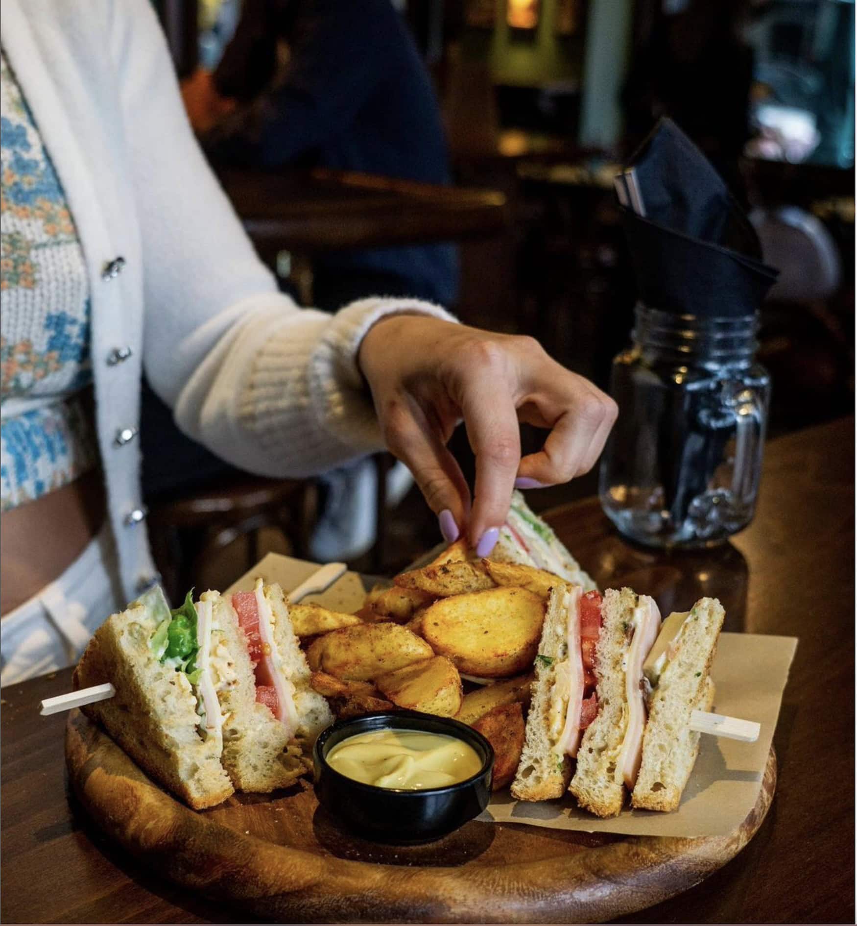 Sandwiches im Pub in Griechenland