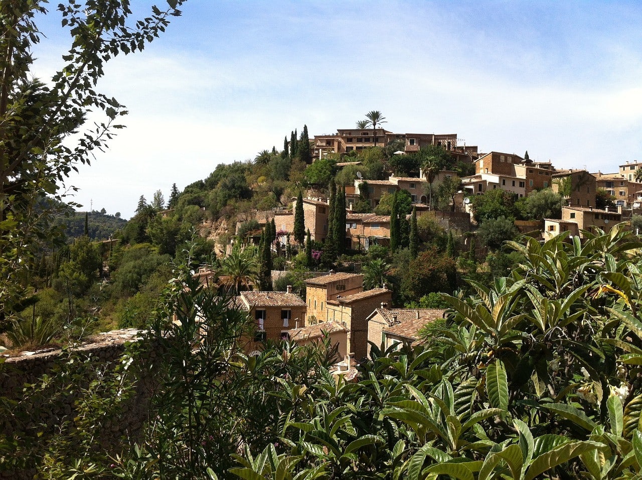 Das Dorf Deia auf Mallorca. 