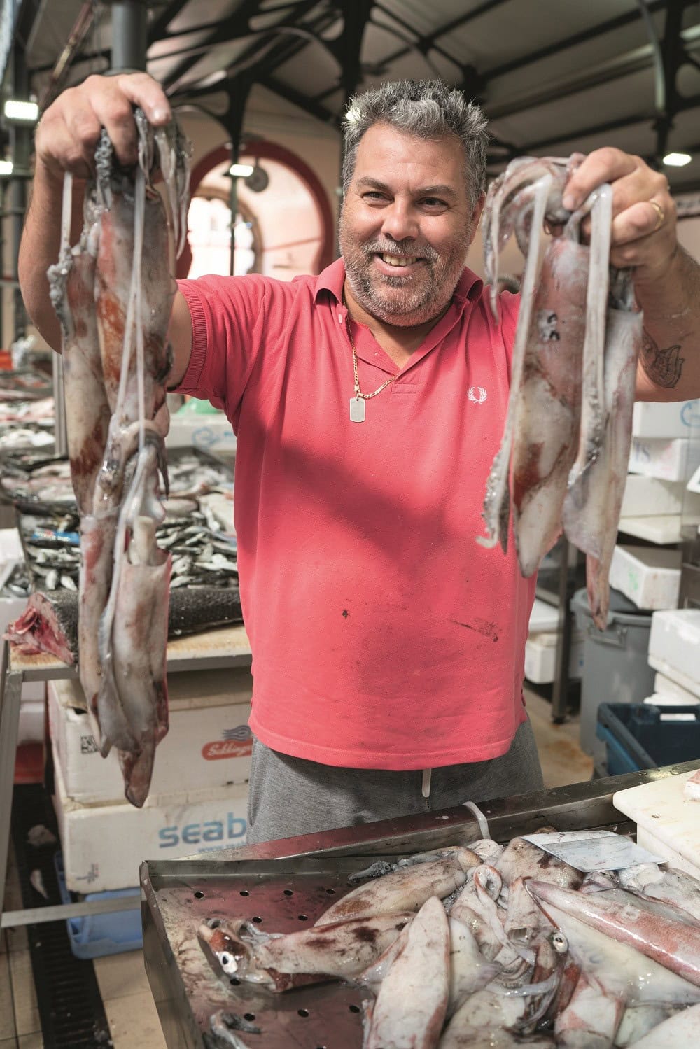 Die Märkte an der Algarve haben frischen Fisch im Angebot.