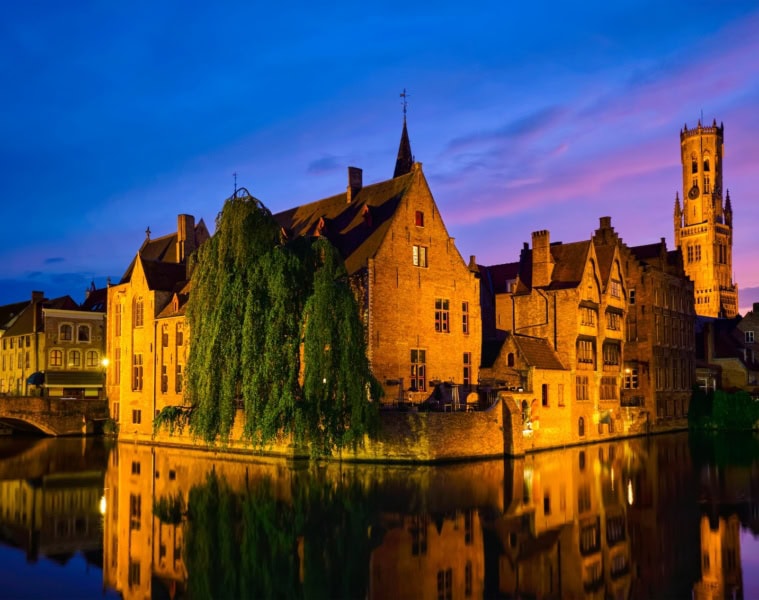 Die Altstadt von Brügge in Abendstimmung
