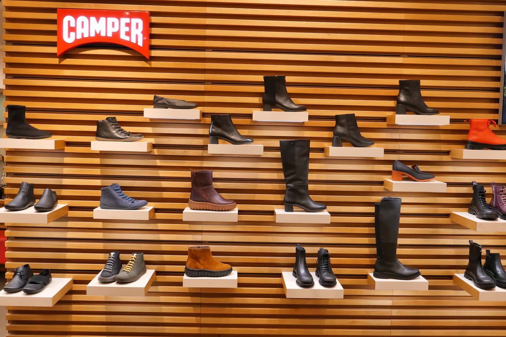 Camper-Schuhe beim Shopping auf Mallorca