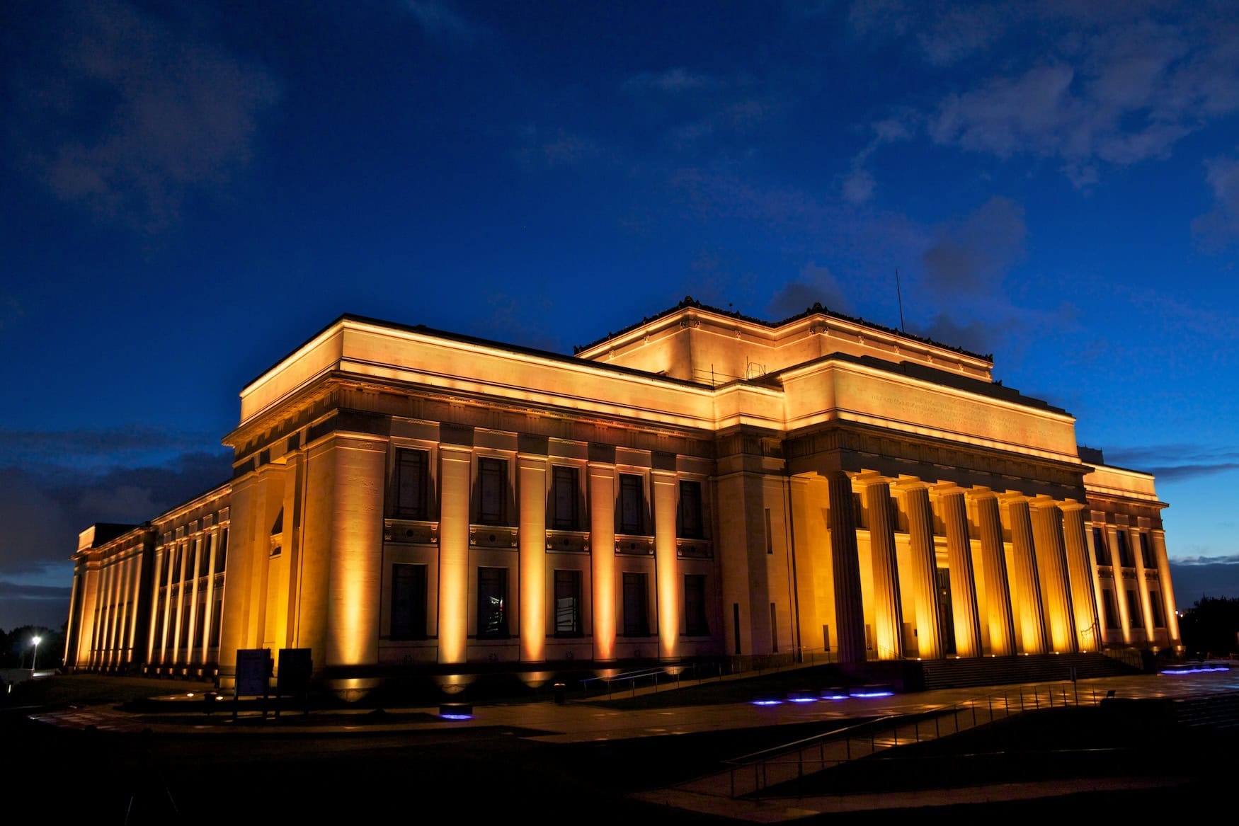 Fassade des Auckland War Museum