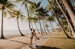 Der Roadtrip durch Queensland führt auch an die Küste.