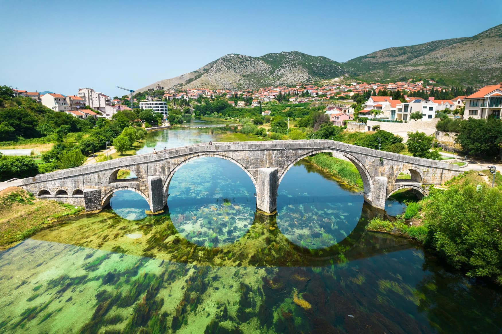 Abenteuer Reisen warten in Bosnien, hier in Trebinje