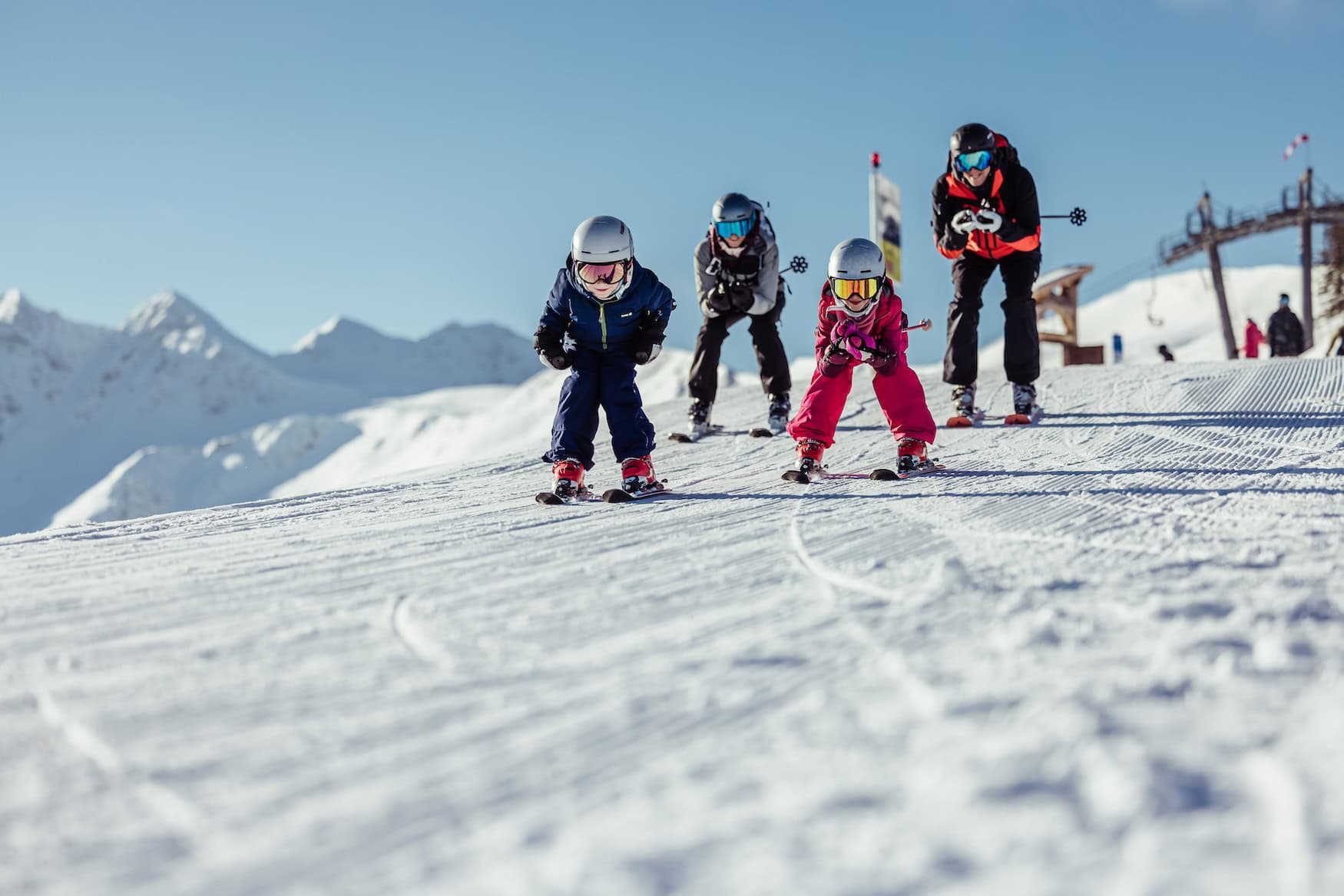 Familie im Skigebiet Alpbachtal