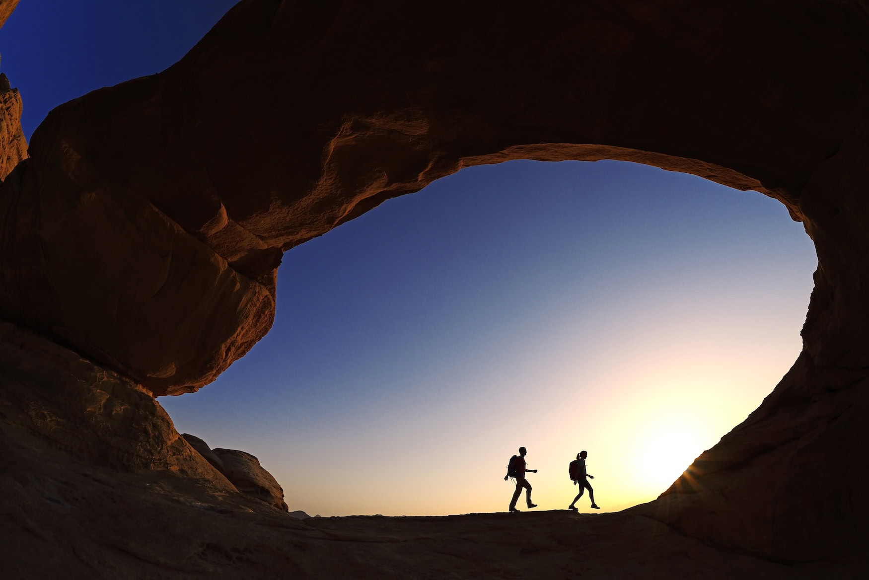 in der Wüste wandern in Jordanien