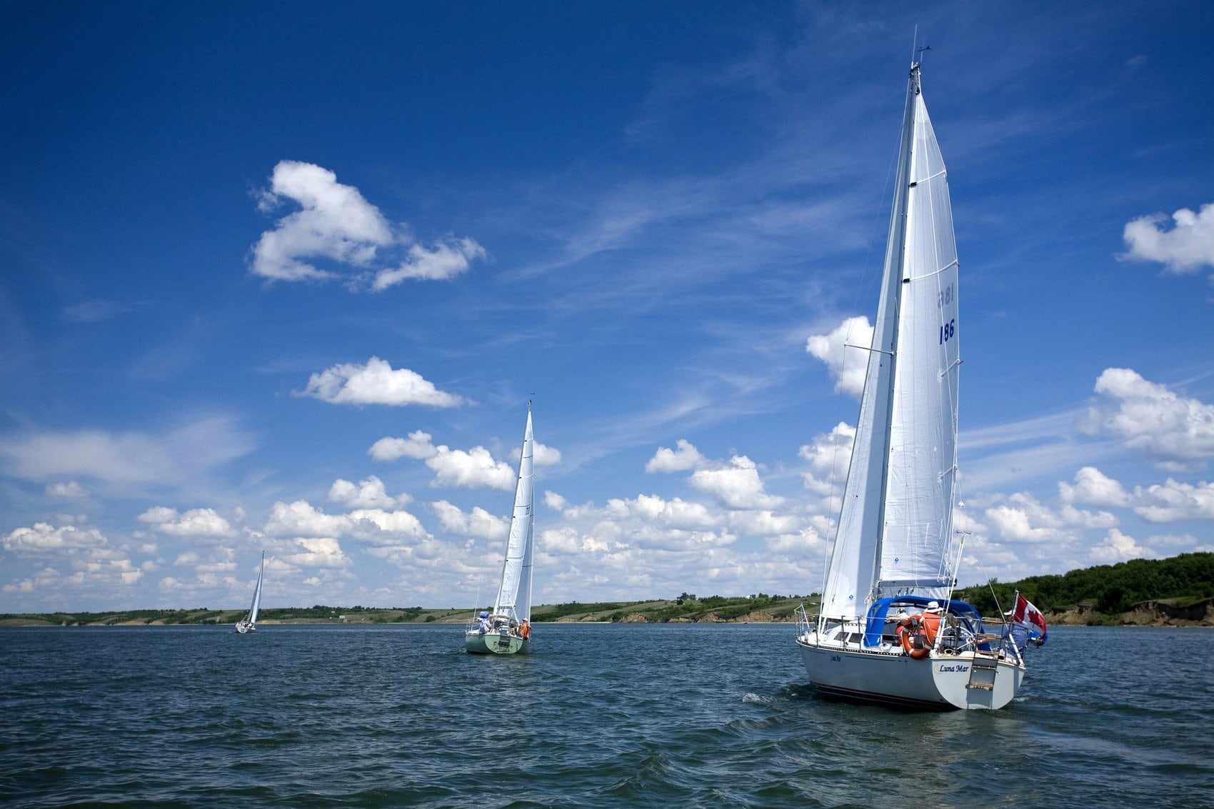 Endlose Ufer, türkisblaues Wasser & Abenteuer pur – Lake Diefenbaker ist Saskatchewans Wasserspielplatz! I Foto: Tourism Saskatchewan/Greg Huszar Photography