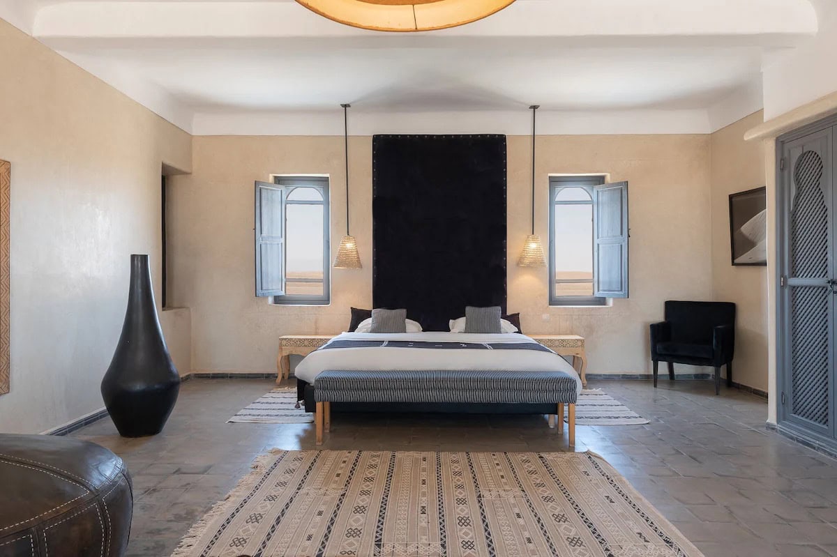 Schlafzimmer mit Aussicht in der Villa Shems Moon