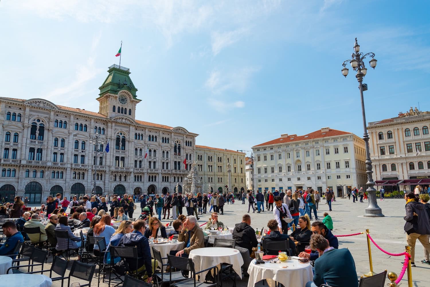 Platz in Triest