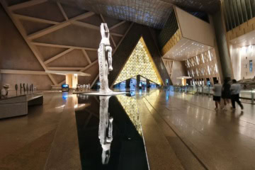 Ausstellungshalle im Grand Egyptian Museum