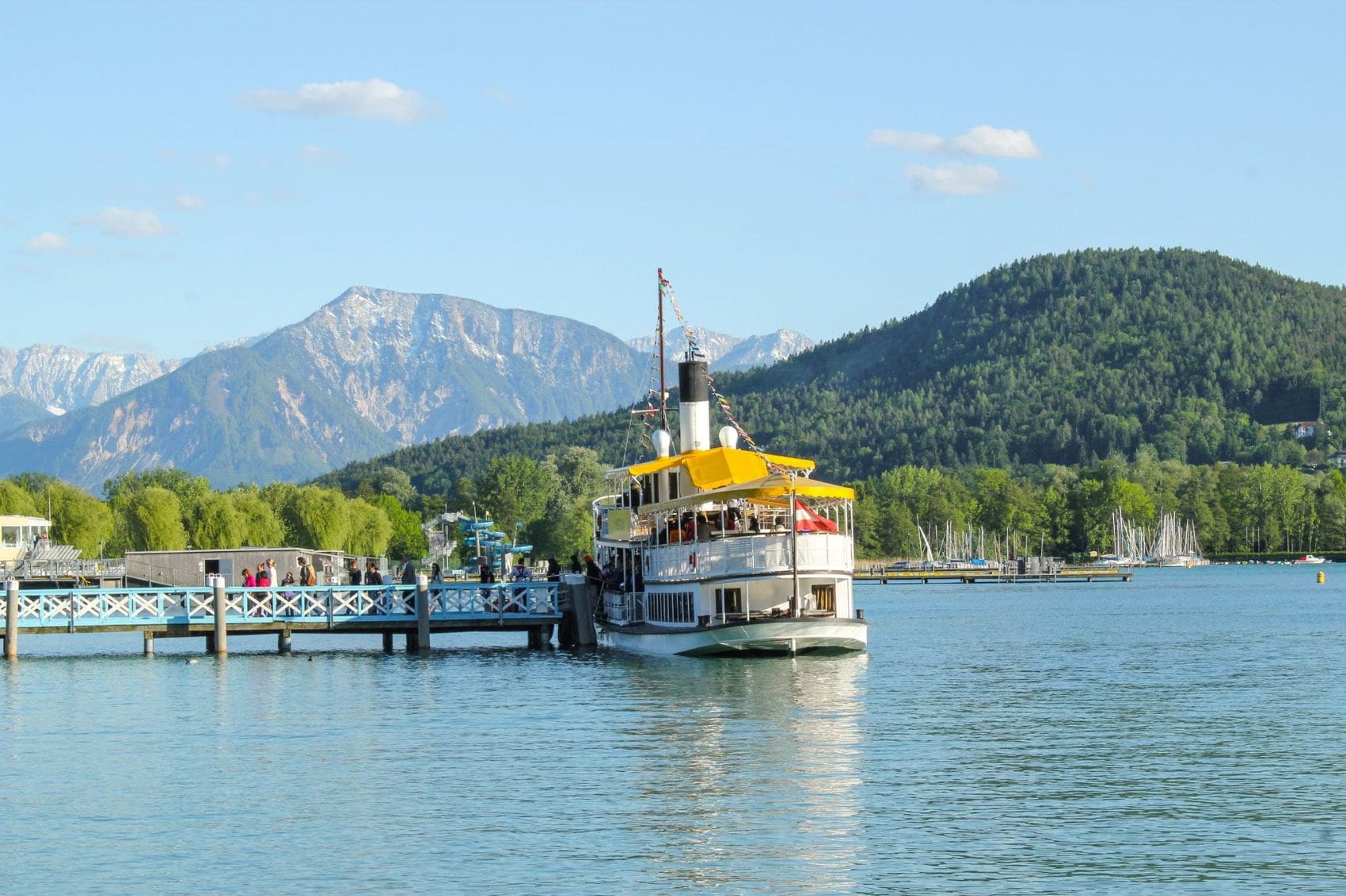 Ausflugsschiff auf dem Wörthersee in Klagenfurt 