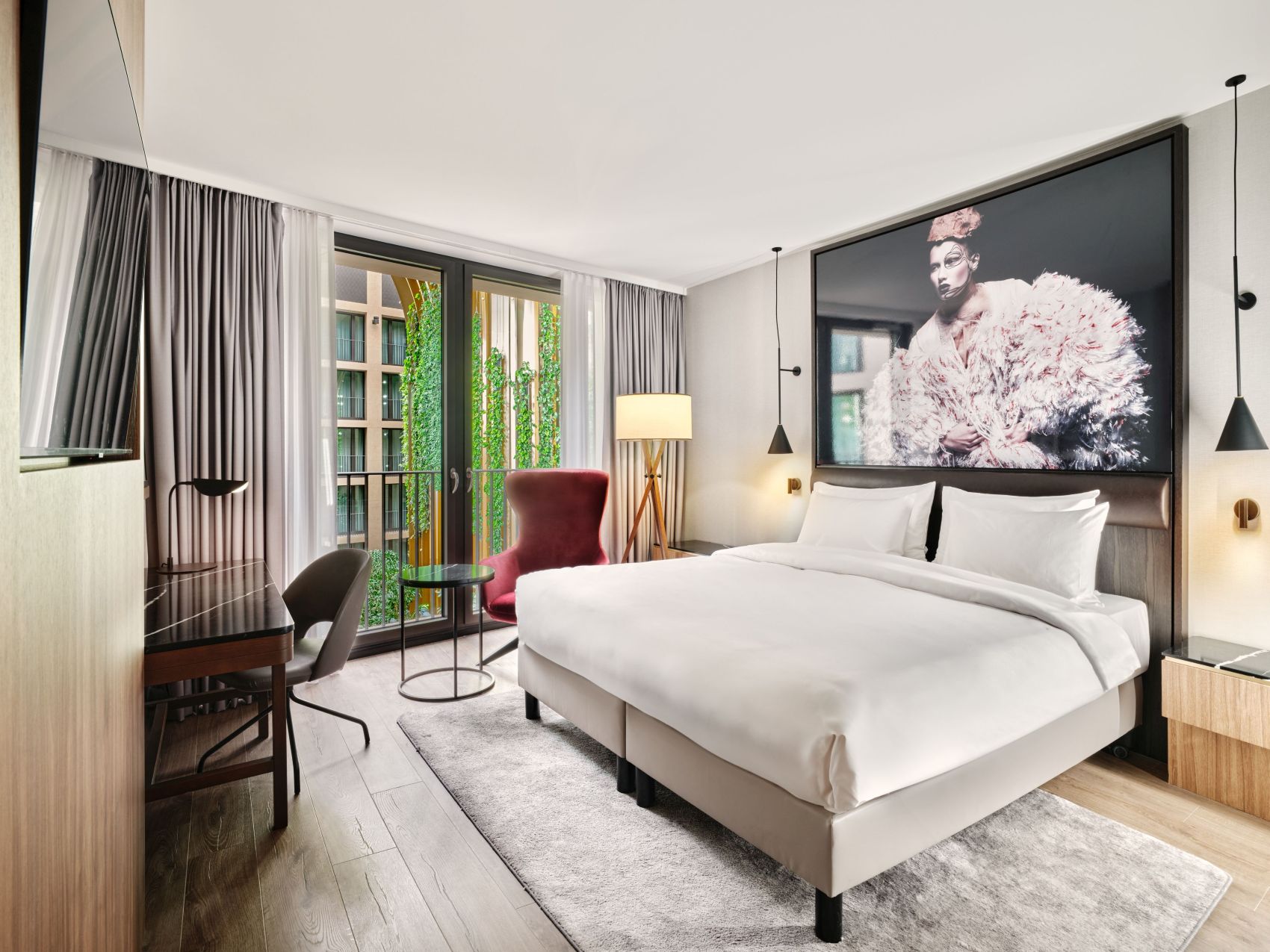 Zimmer Radisson Collection Berlin mit Atrium-Blick