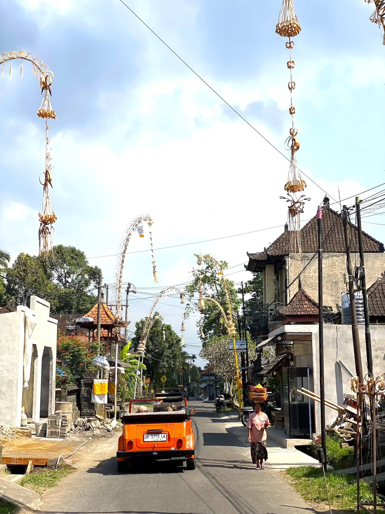 Dorf vor einem Tempelfest auf Bali