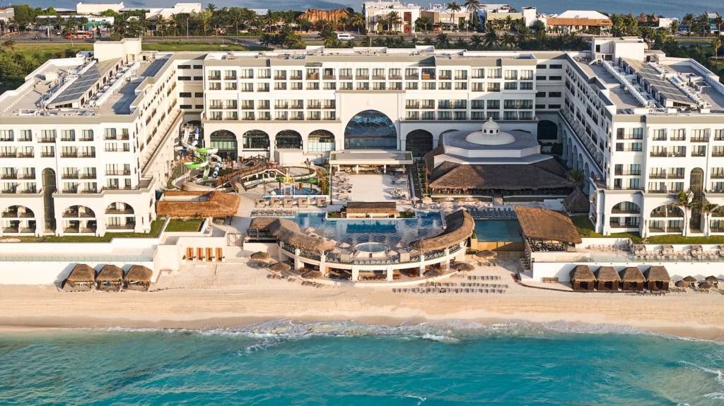 Blick auf das Marriott Cancun, an All-Inclusive-Resort