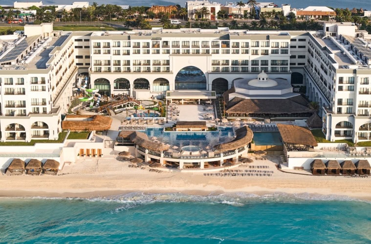 Blick auf das Marriott Cancun, an All-Inclusive-Resort