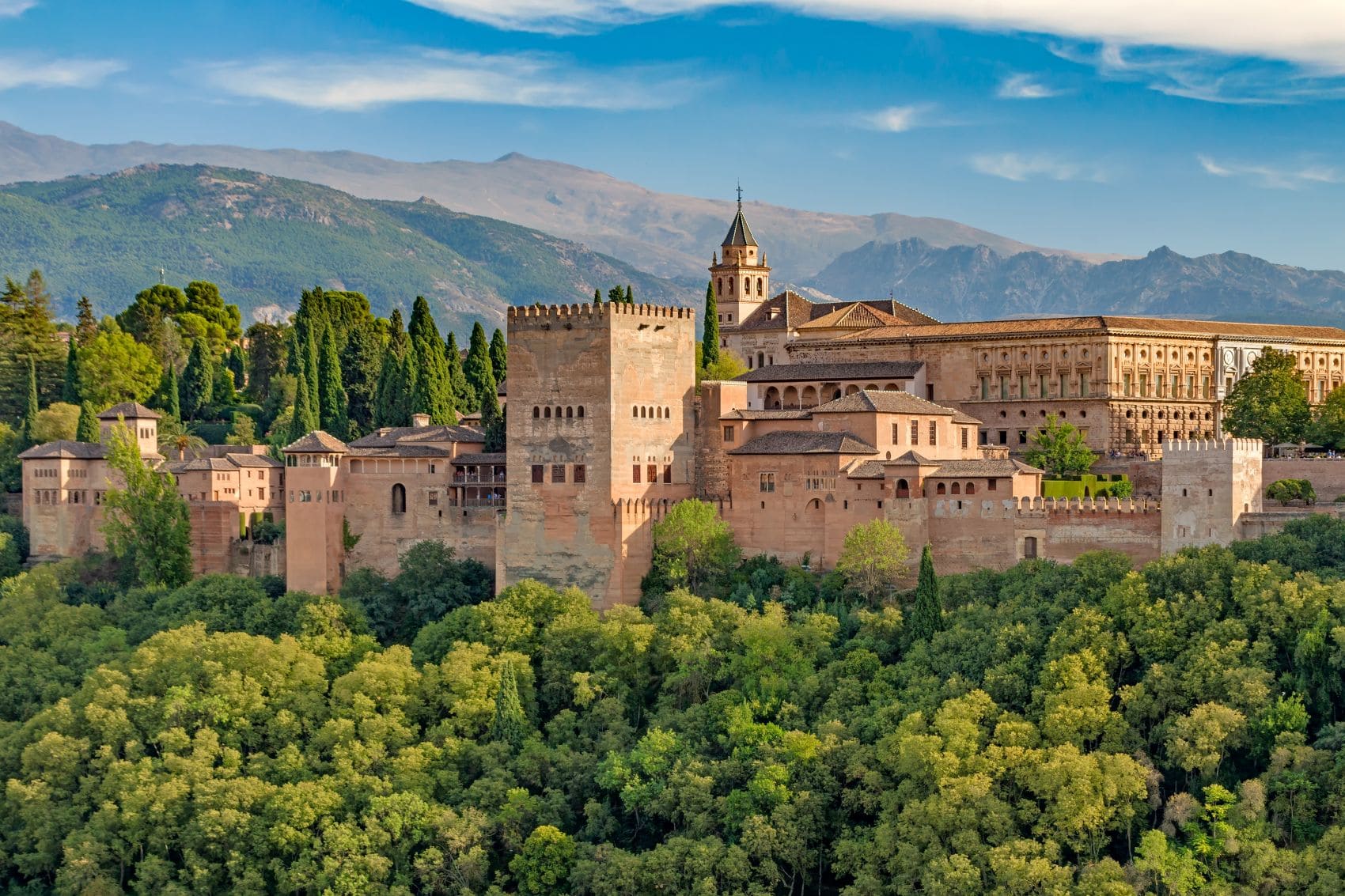 Panoramablick auf die Alhambra in Granada