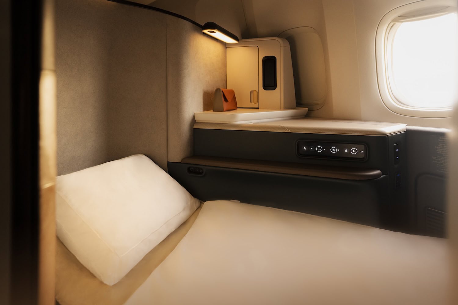 Bett in der Business Class von Cathay Pacific