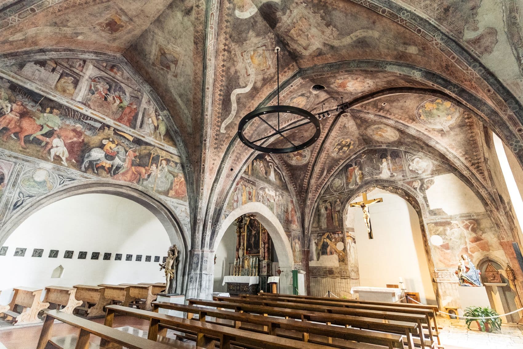 Innenraum der Heiliggeistkirche in Sterzing in Südtirol