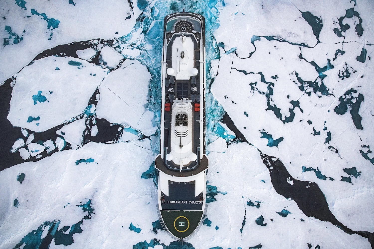 PONANT fährt durchs Eis