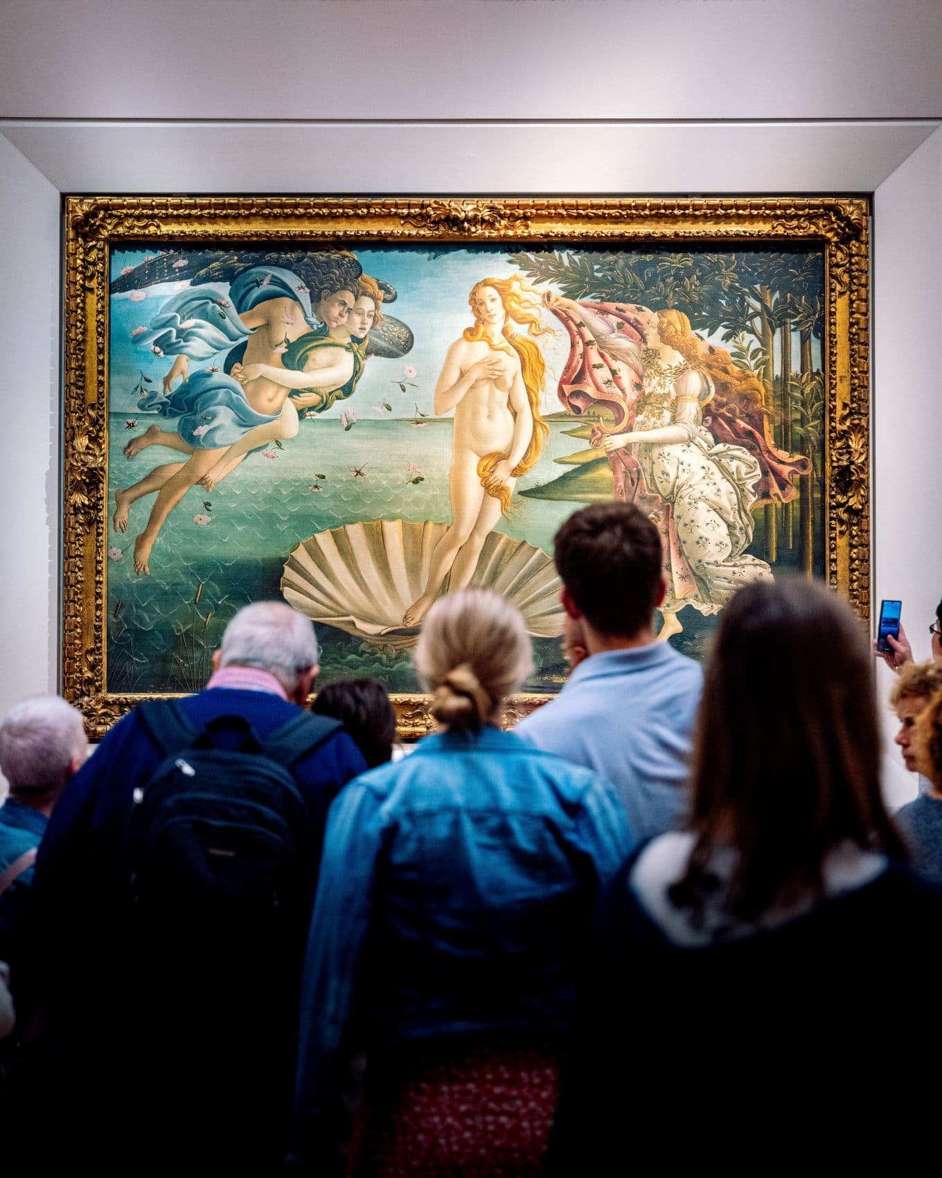 Uffizien in Florenz: Besucher vor Gemälde Sandro Botticelli namens Die Geburt der Venus