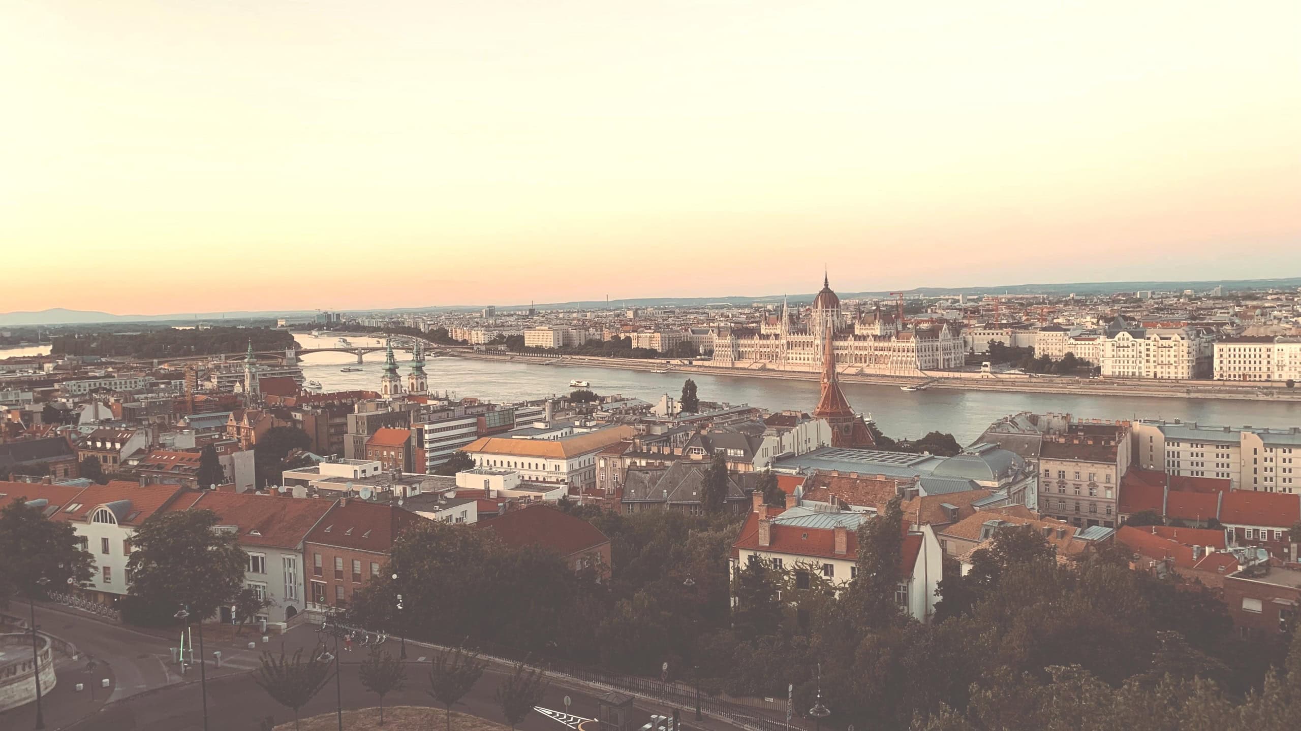 Skyline von Budapest im Sonnenuntergang