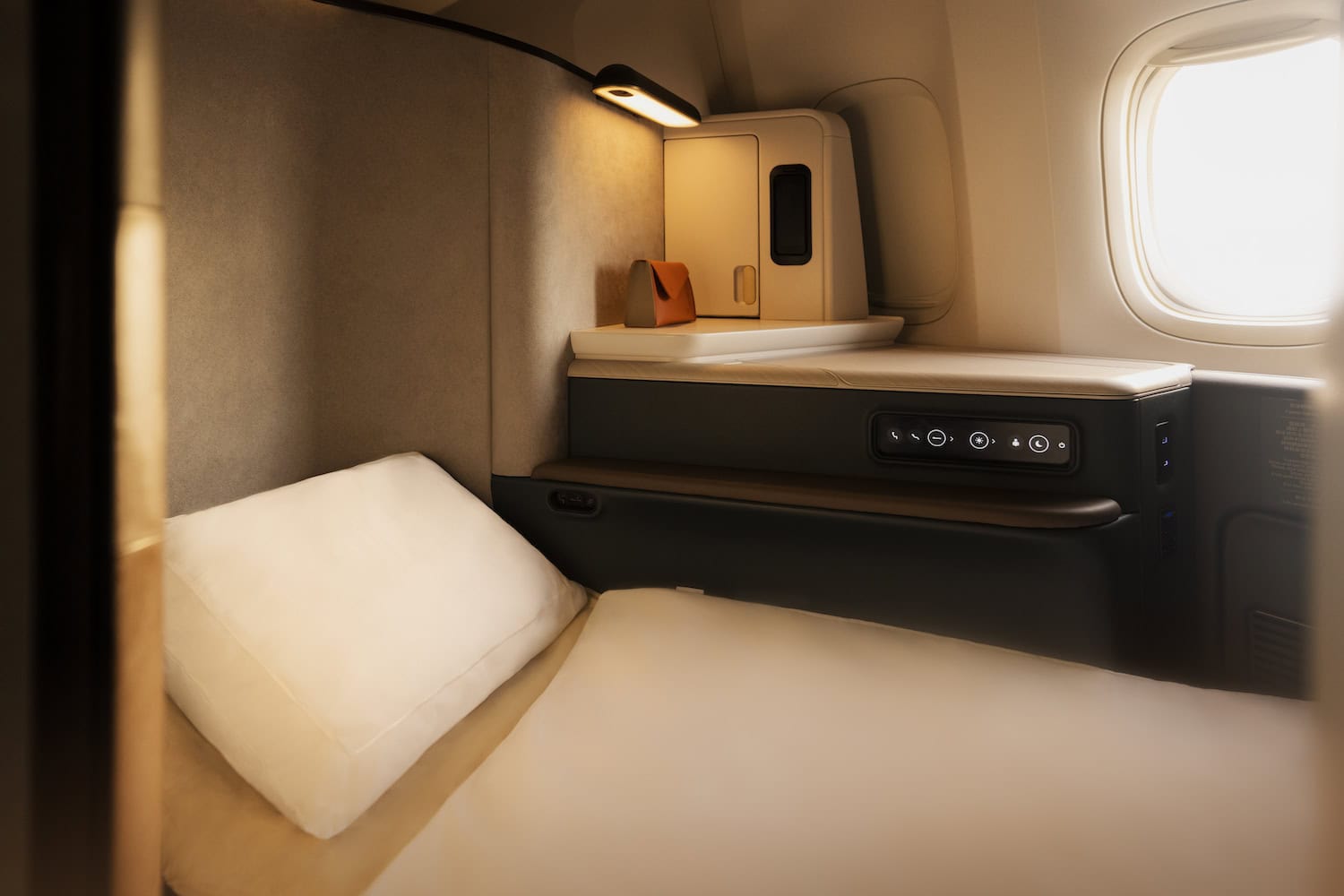 Bett im der Business Class von Cathay Pacific