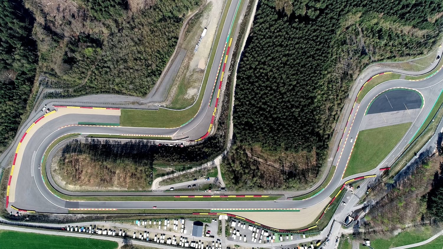 Der Circuit de Spa-Francorchamps in Belgien von oben