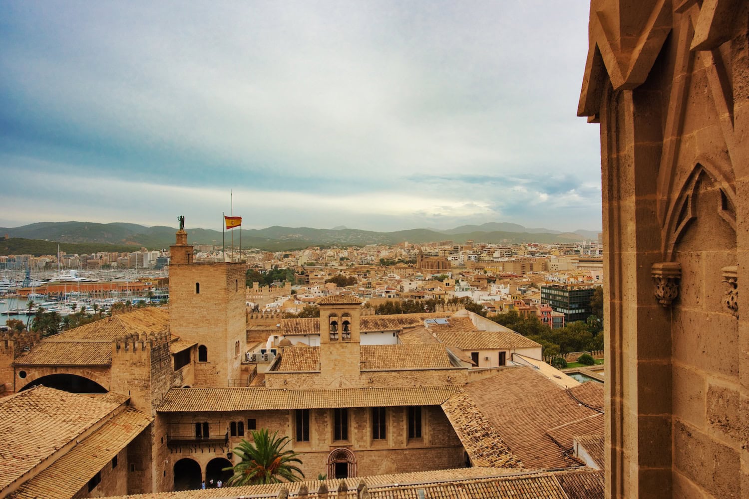 Blick von der Kathedrale auf die Altstadt von Palma de Mallorca