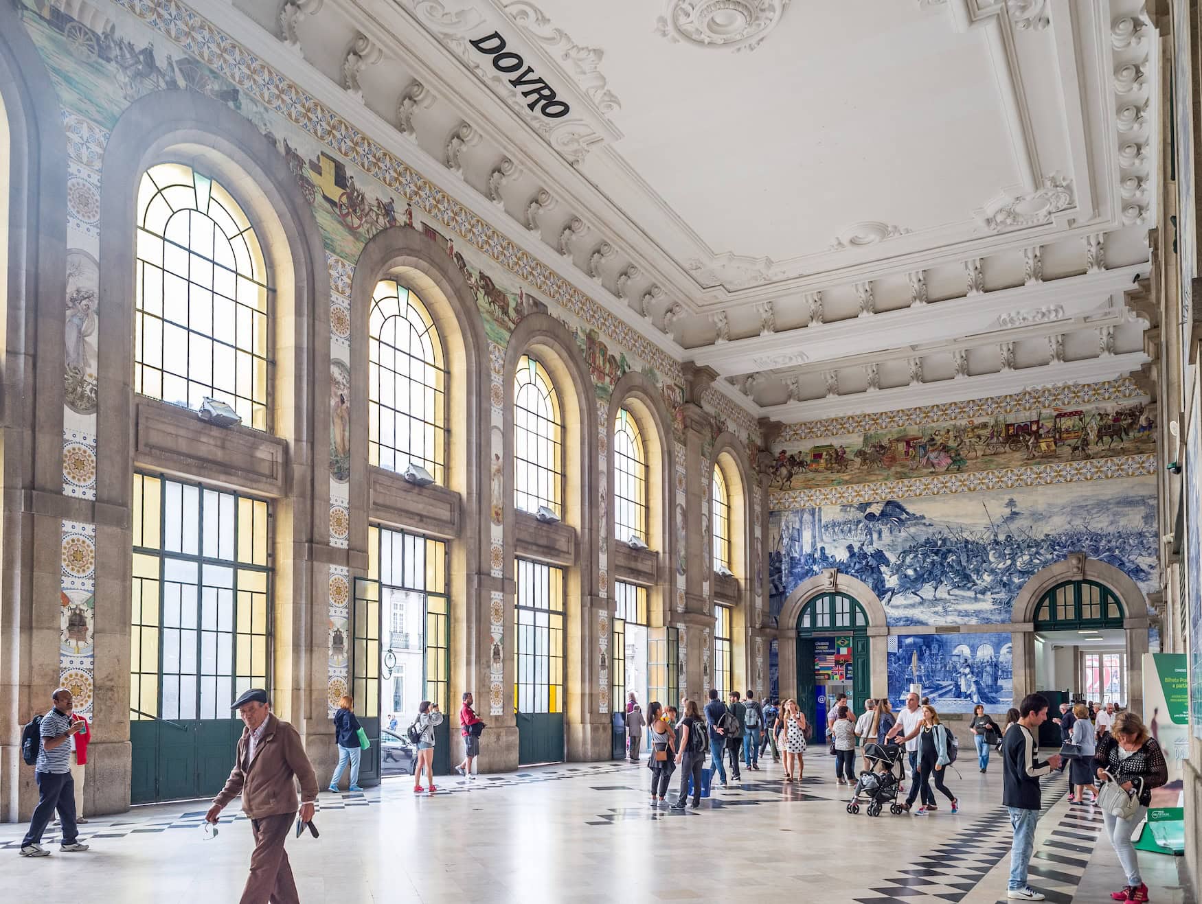 São Bento Station – einer der schönsten Bahnhöfe in Europa.